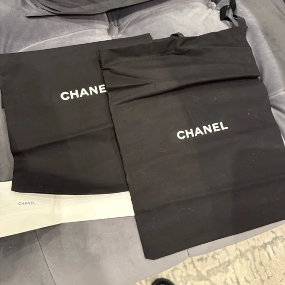 Chanel Women's Lace-Up Leather Ankle Boots w/ Patent Leather Logo Toe - Sz 39.5 - Picture 13 of 13